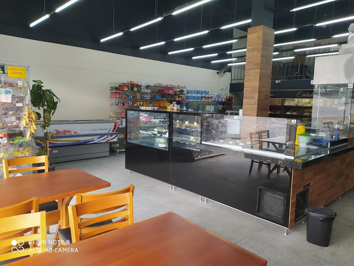 Padaria e Confeitaria Iara