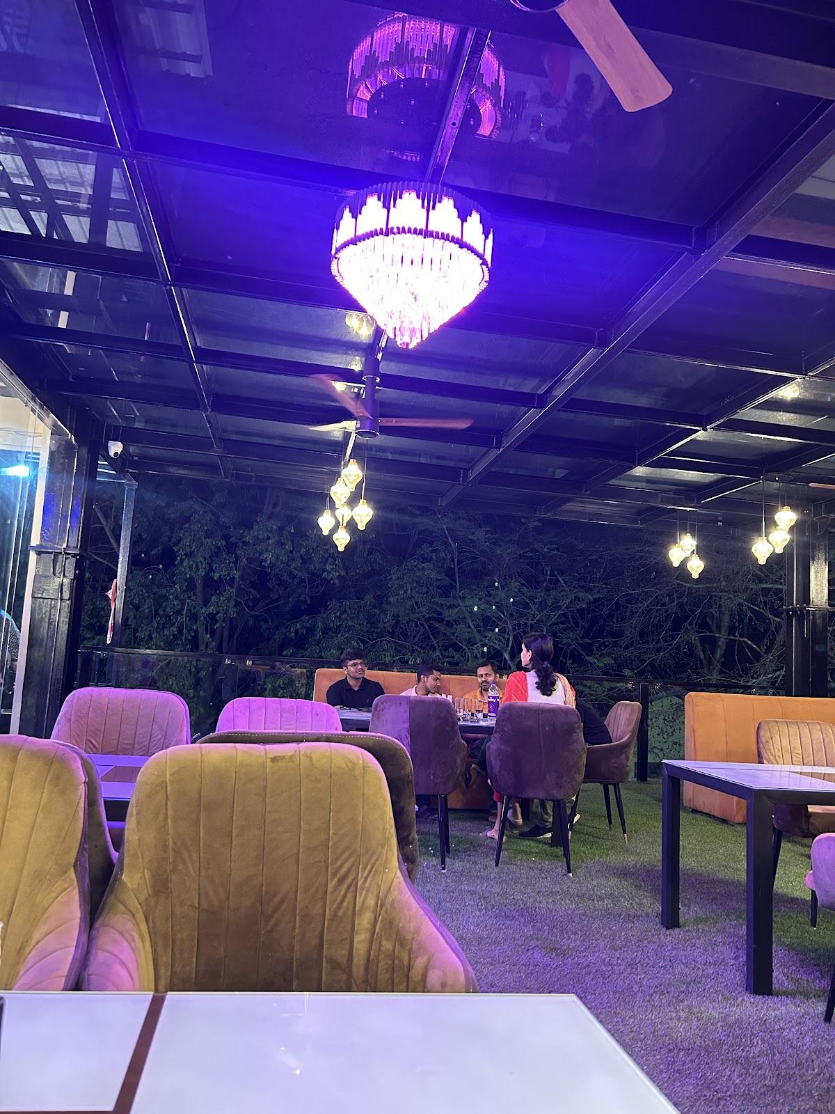 Universl Boss Multi Cuisine Restaurant