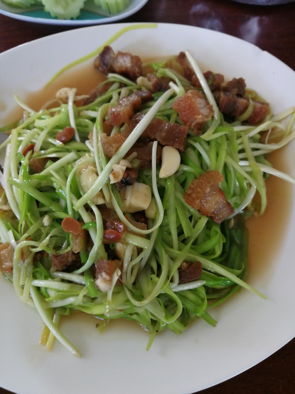 Song Phi Nong Kitchen Restaurant, With Lovely View of Lake
