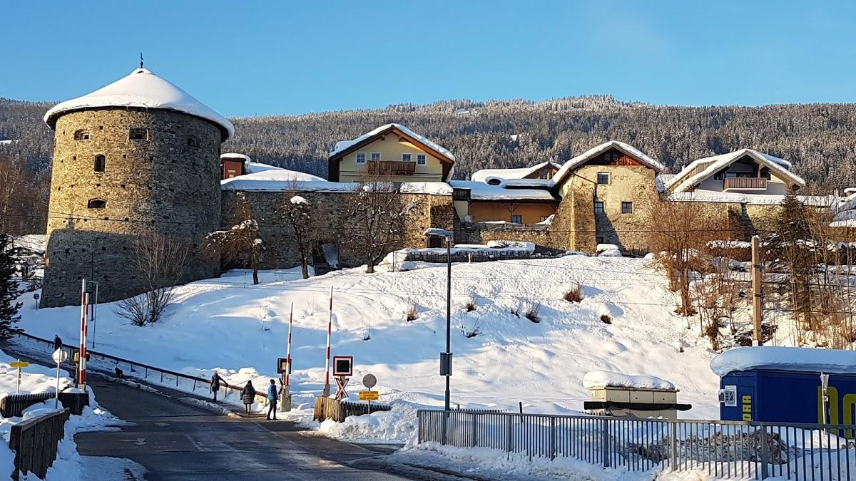 Geschäft & SB-Restaurant