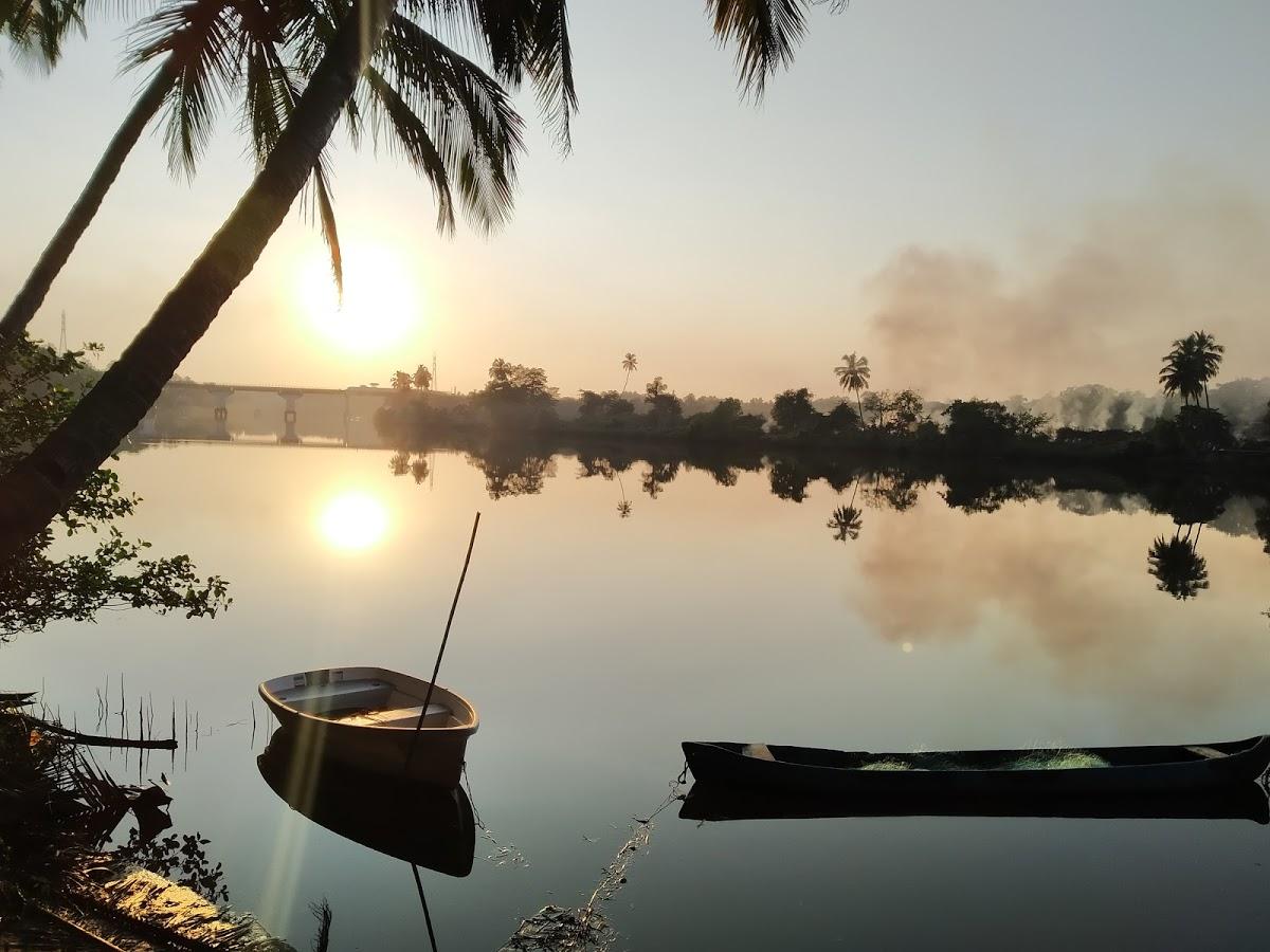 Farm Isle Cottages by the River