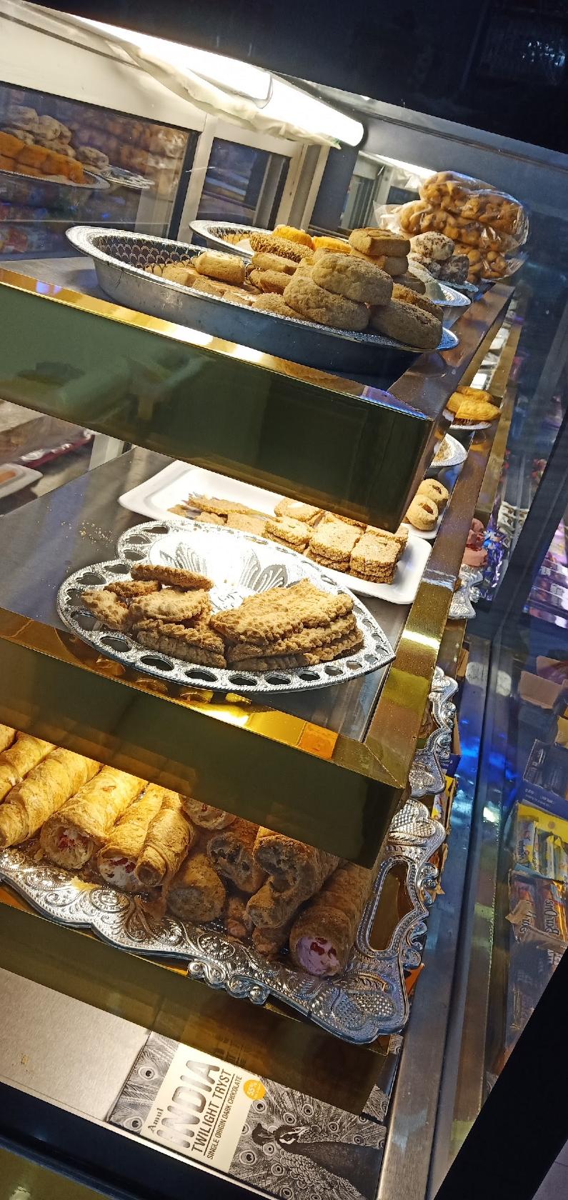 AAPNI BAKERY & FASTFOOD HOUSE