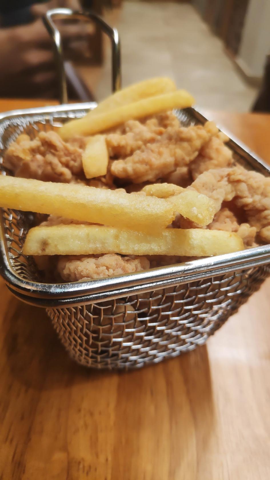 Albaik Feasto Express Kuttiadi