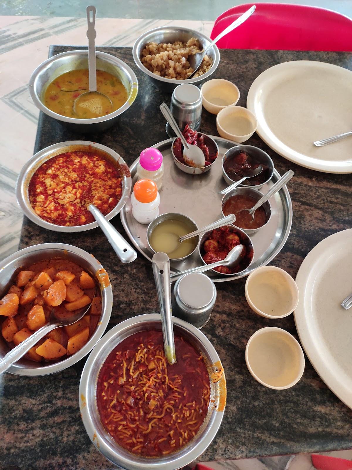 Chamunda Hotel (ghanshyambhai ka dhaba)