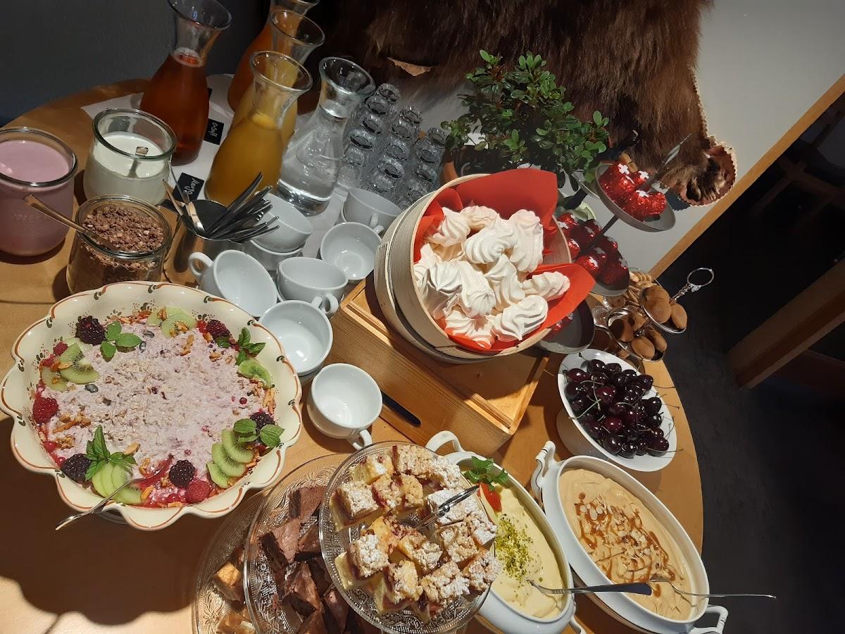 Bäretatze Kafi & meh
