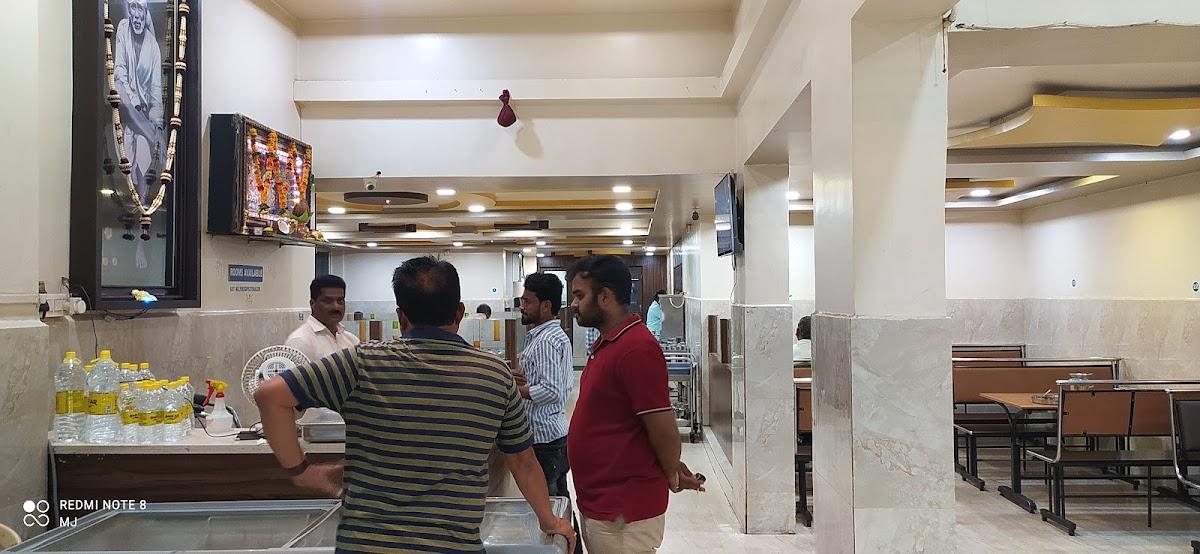 Hotel Sri Sai Sathkar