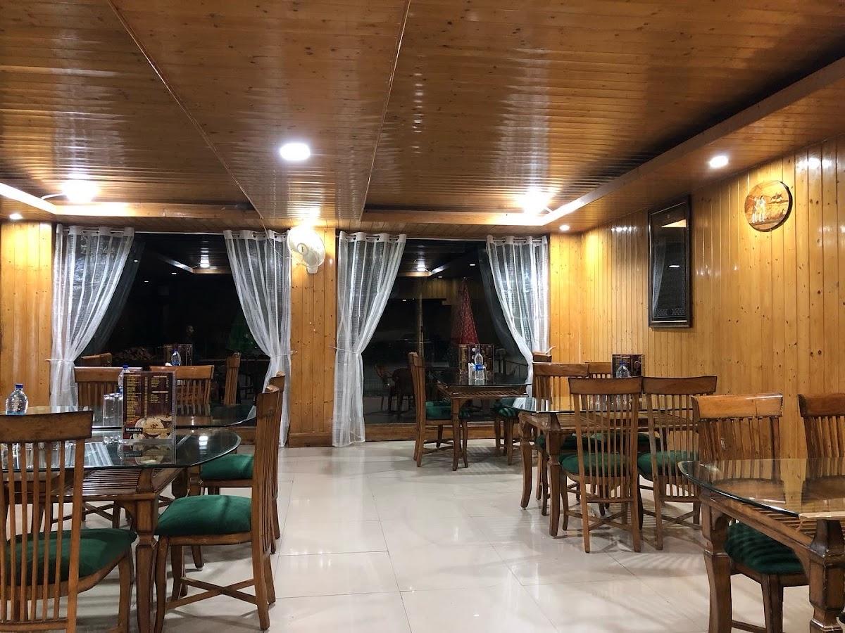 MUNSHI'S - Hotel and Restaurant