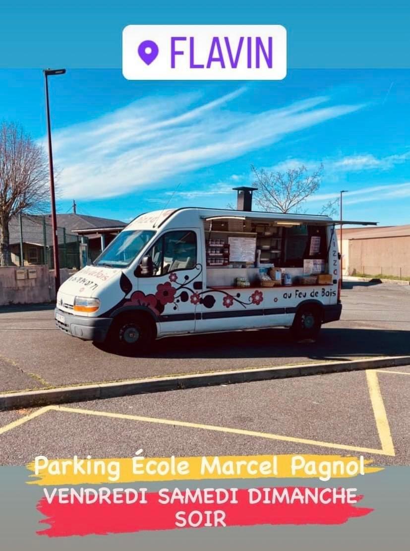 LE PETIT MONDE DE LOLO CAMION PIZZA AU FEU DE BOIS