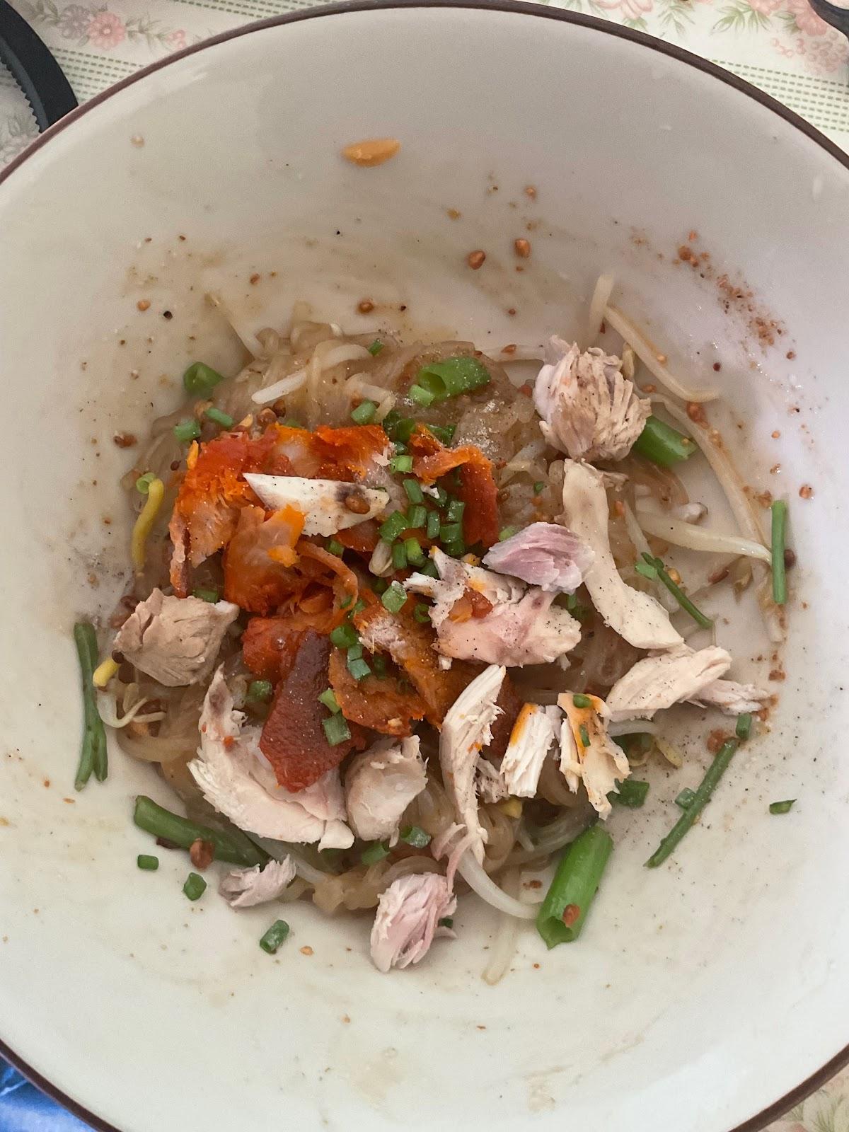 ร้านก๋วยเตี๋ยวป้าจำลอง ในตลาดนางหลง