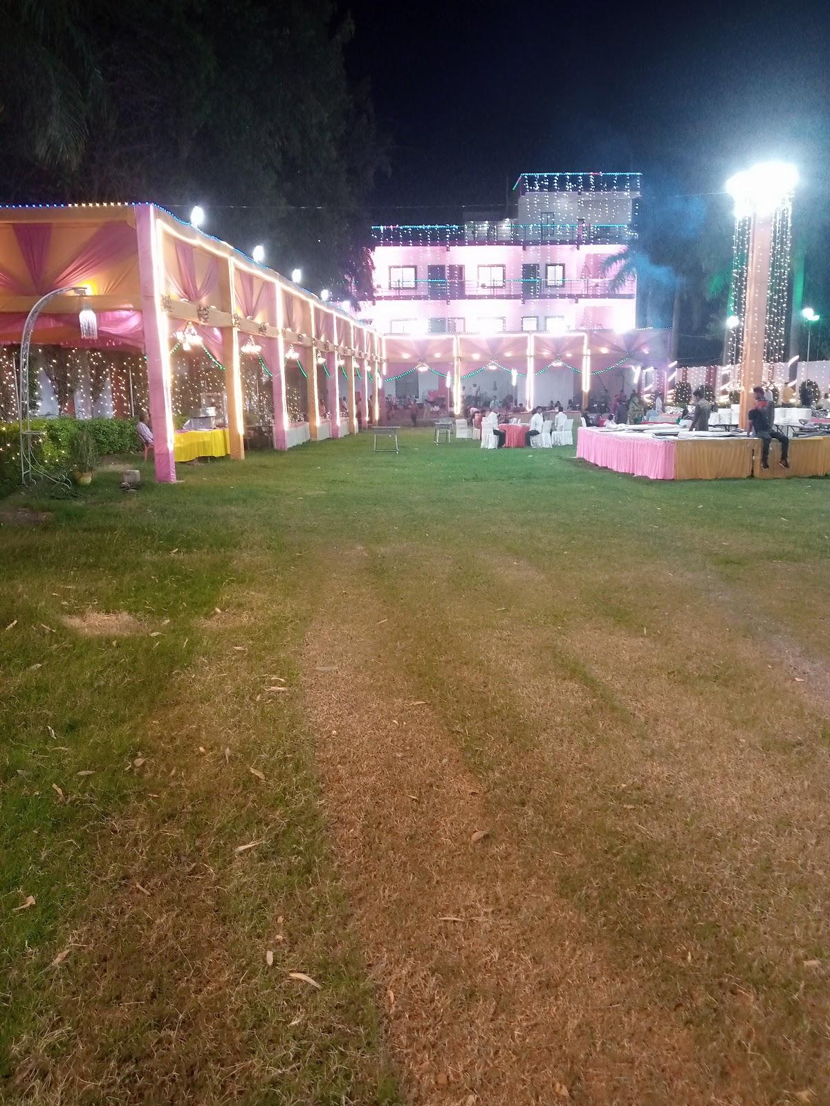 Ham Aur Tum A One Momos