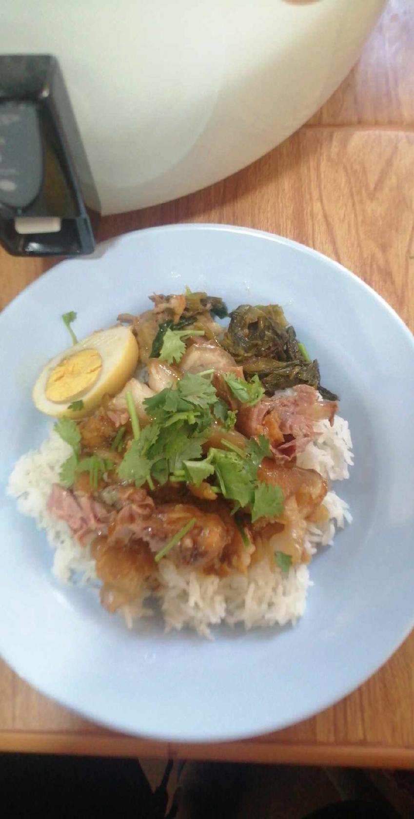 ร้านข้าวขาหมูลุงปุ๊ย​(เสี่ยฟางขาหมูซิ่ง)​