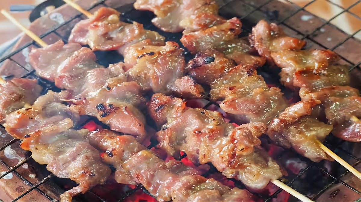 หมูปิ้งตี๋น้อย