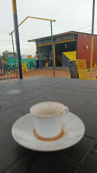 TEA BAR.. tea and food resort