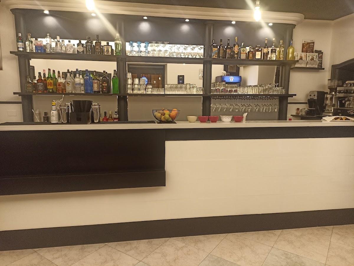 The Square - Cocktail & Drink Bar