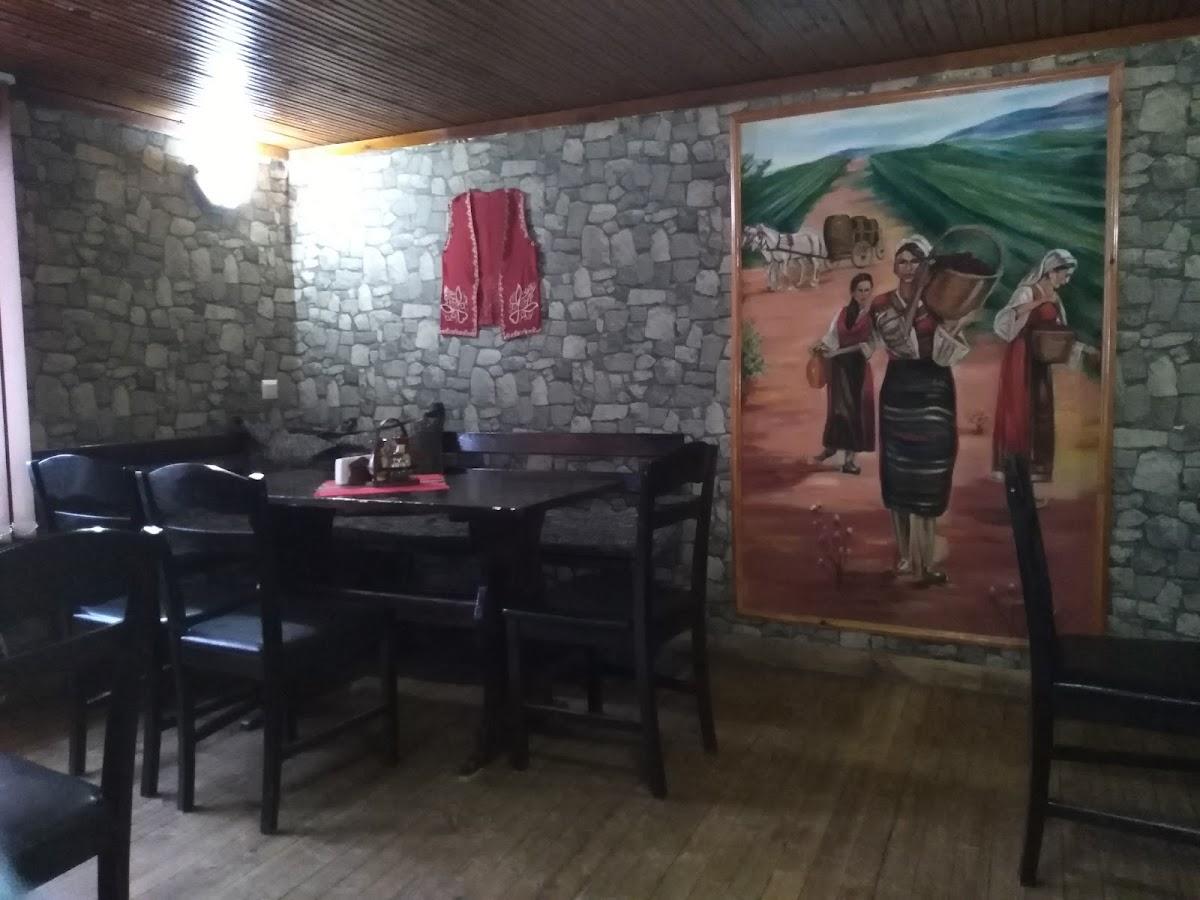 TAVERN DIVOTINO