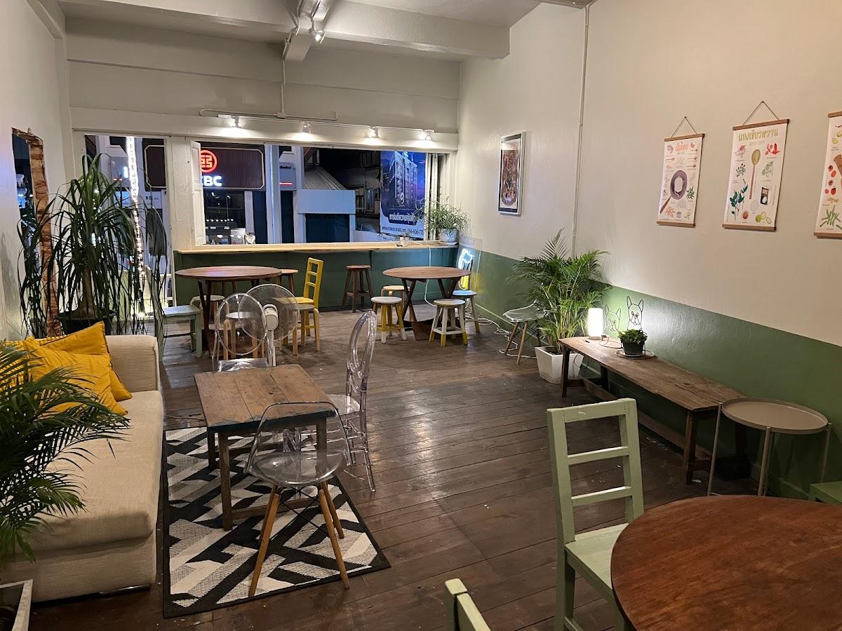 ikaa bistro [อี๊-ก่ะ บิสโตร]
