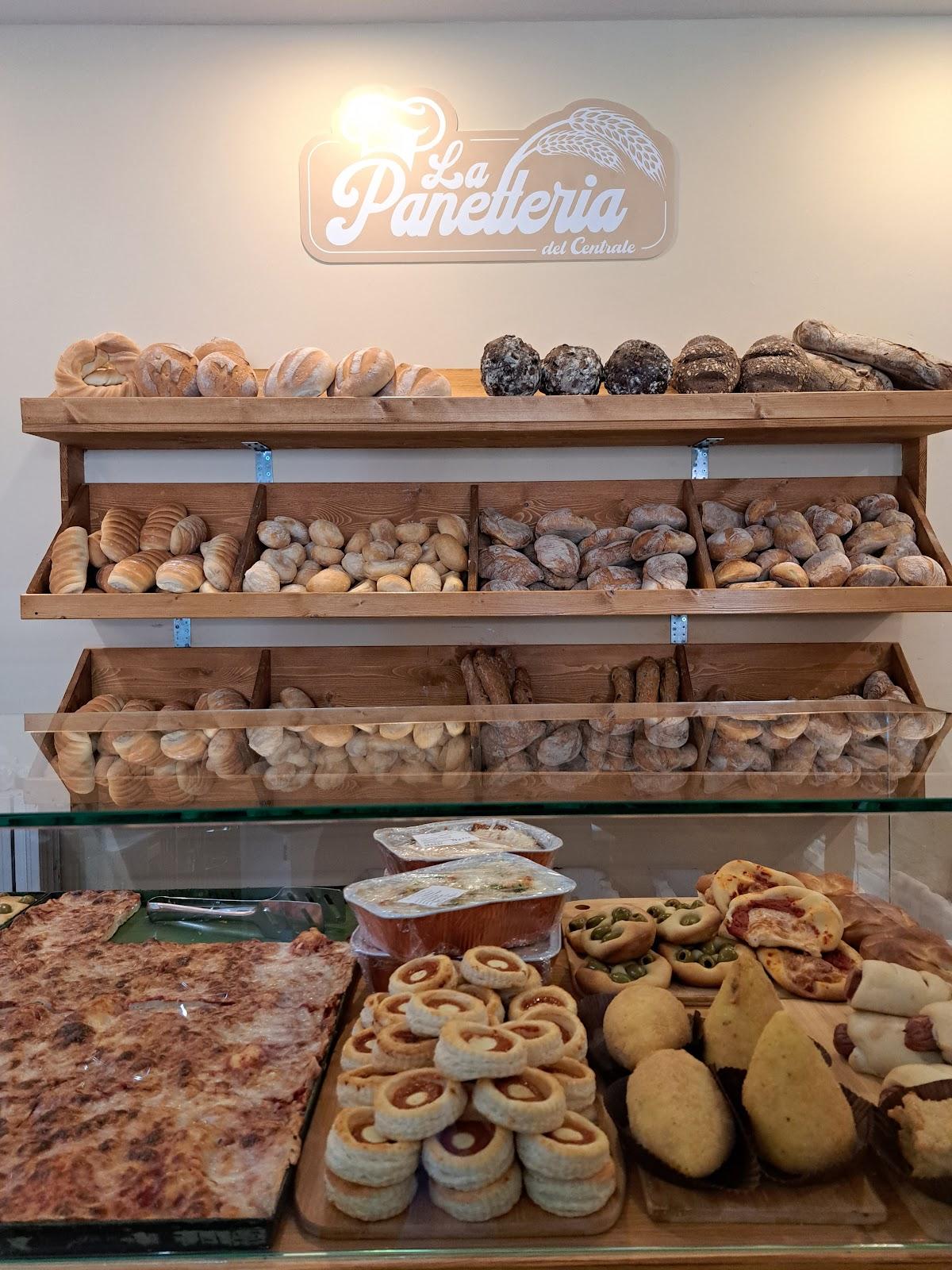 Il Centrale Sesto Calende Cocktails Bar Pasticceria Forno
