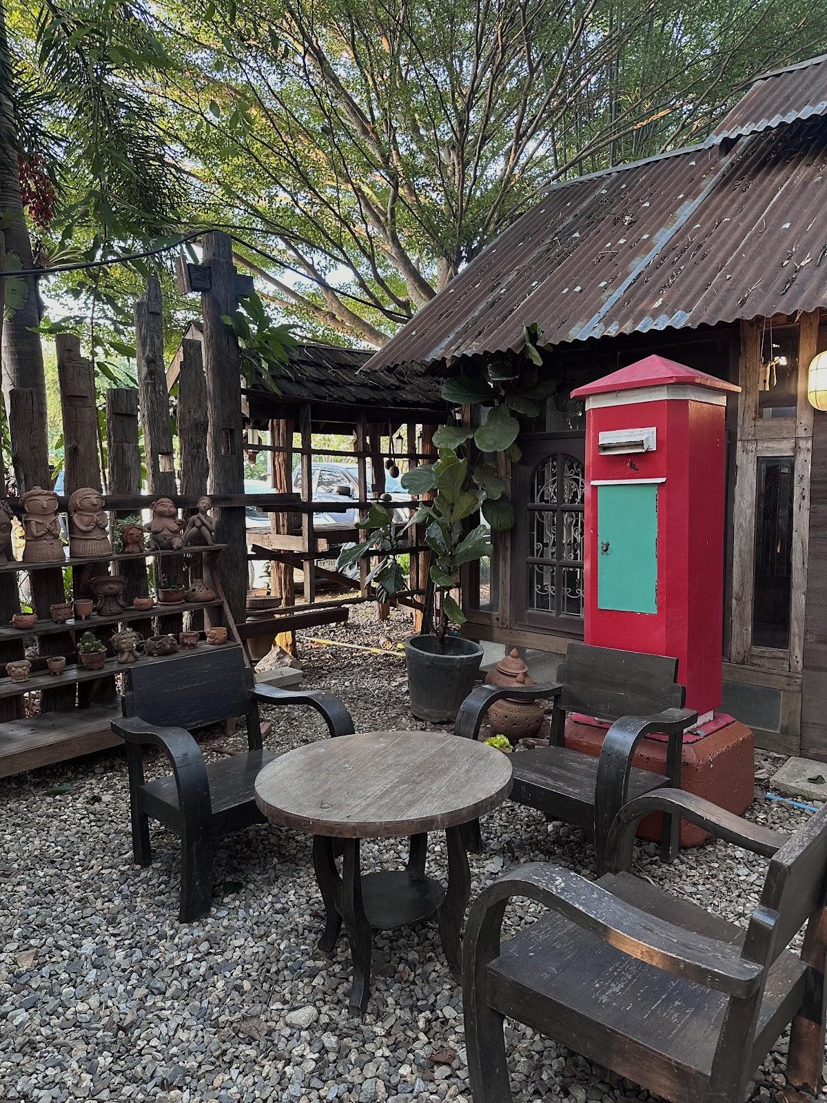 ร้านอาหารร่มไม้แสงจันทร์