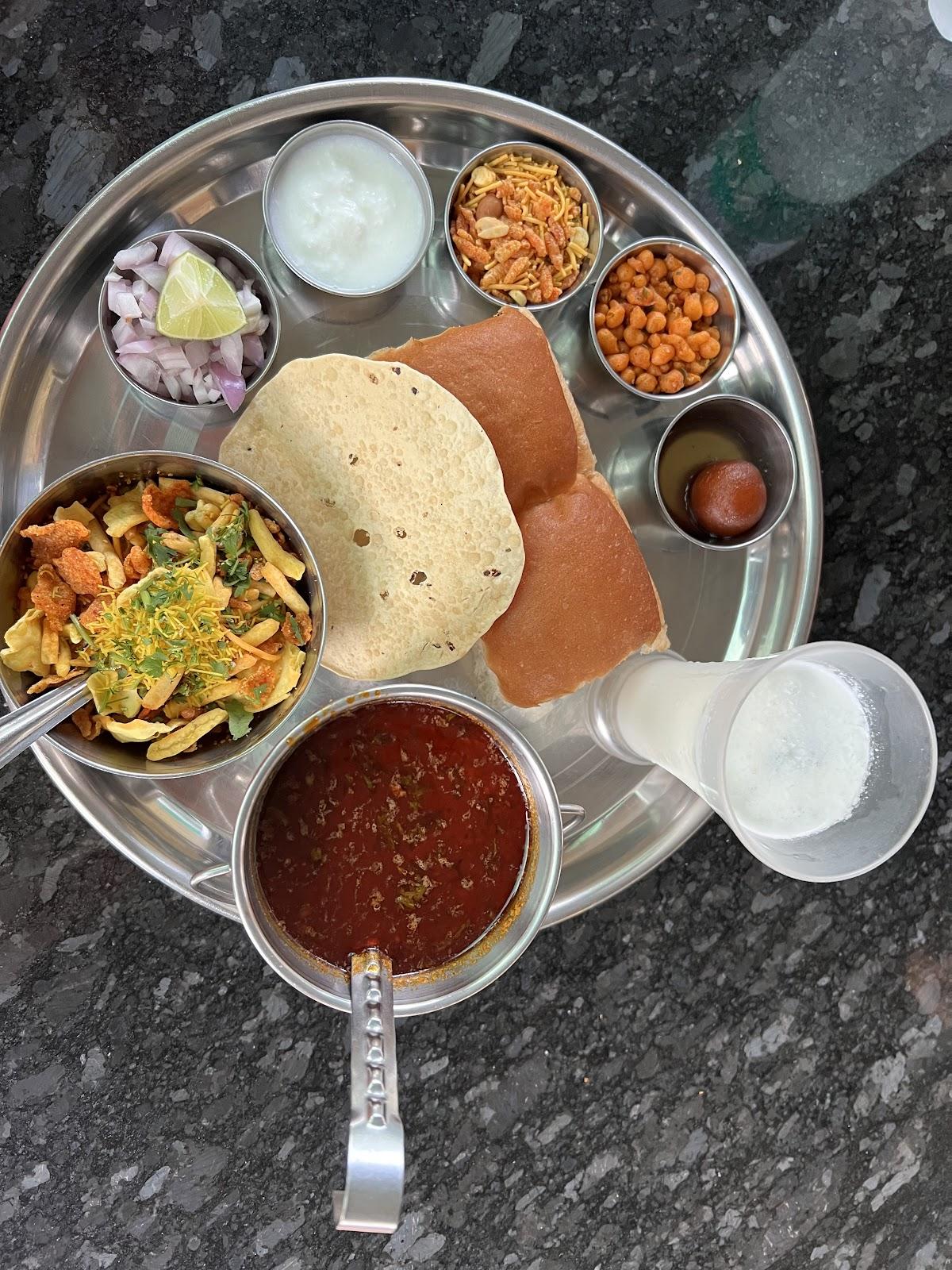 HOTEL SHINDE WADA & MISAL