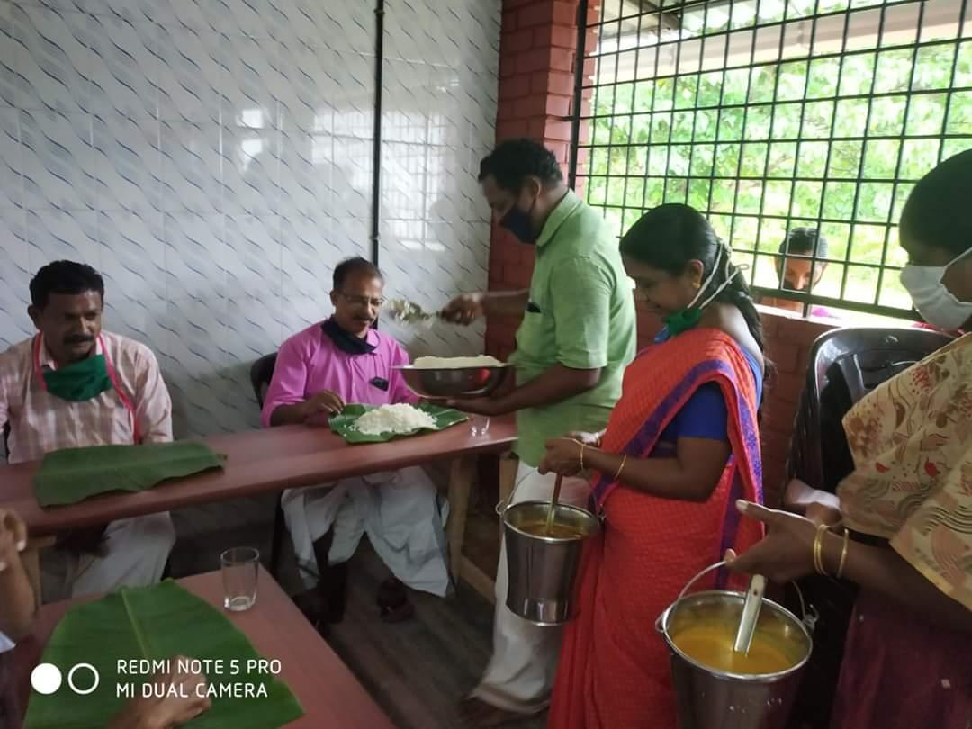 Kudumbashree jankeeya hotel thottilpalam