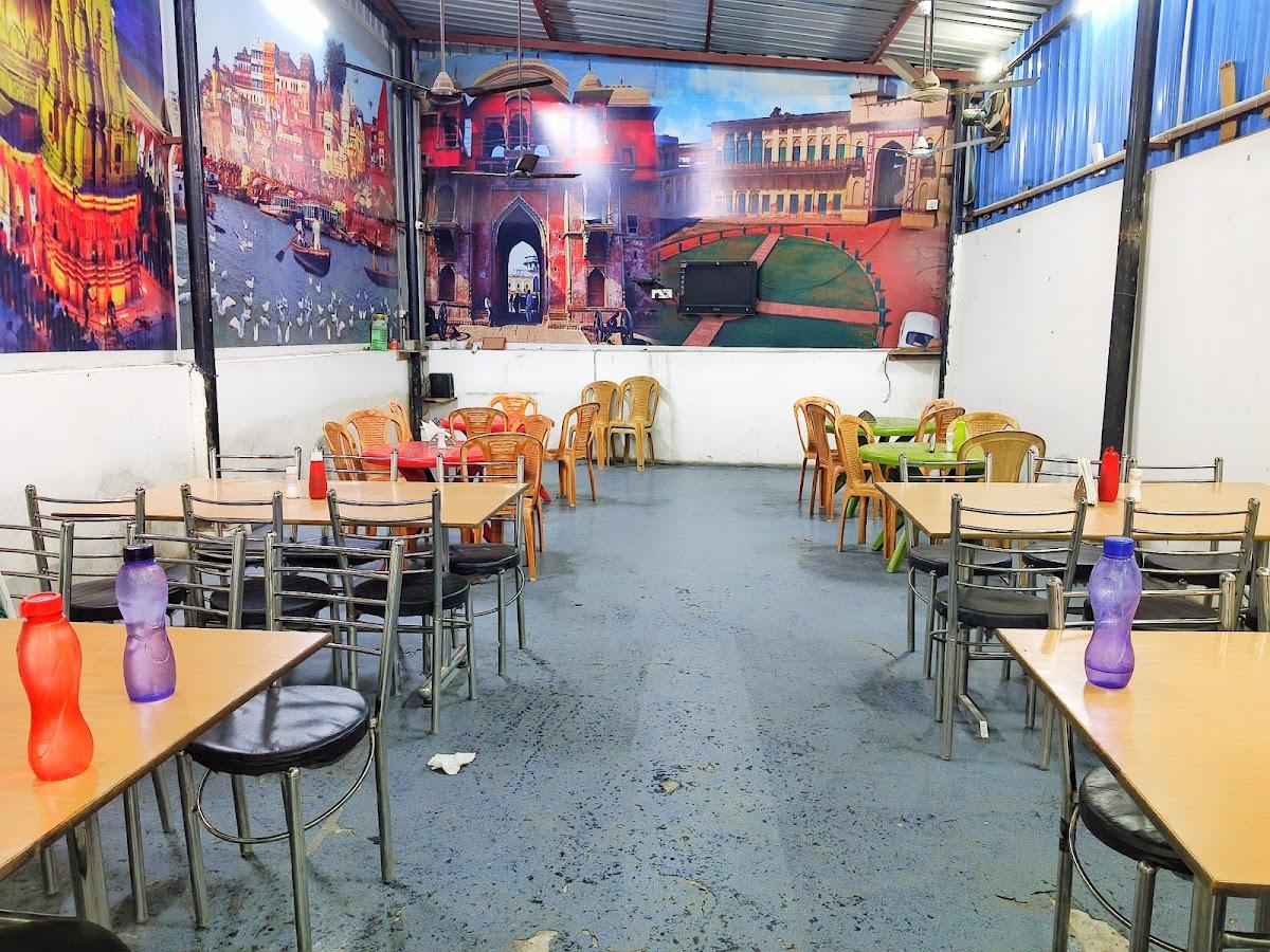 Shri Gokul Guest House & Family Restaurant