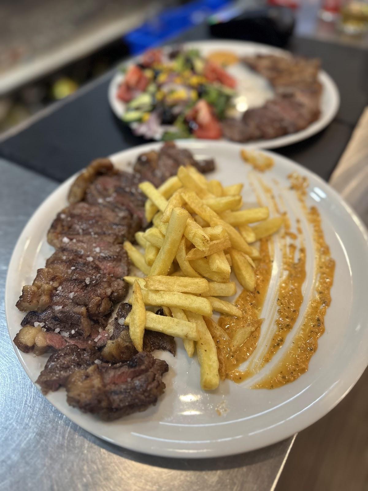 GEORGIE’S BAR & GRILL