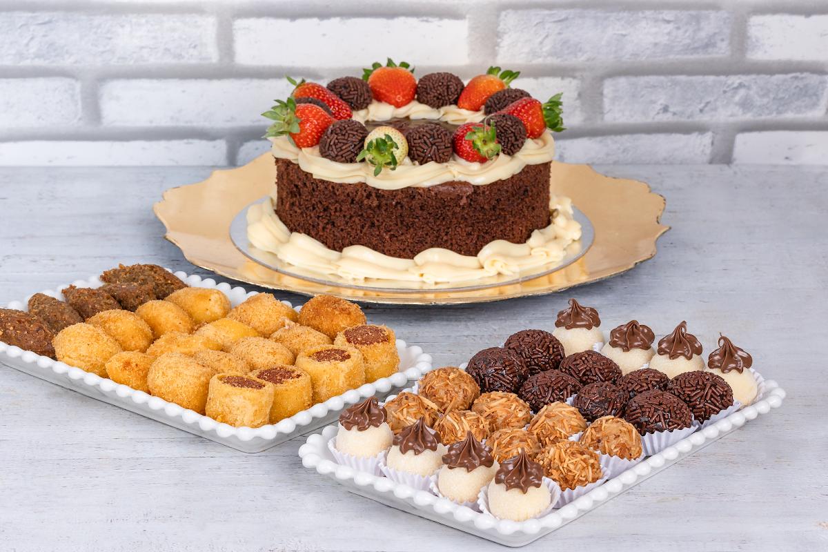 MarieBee Doceria/ Bolos / doces / macarons / kit festa/ delivery / colatina Es