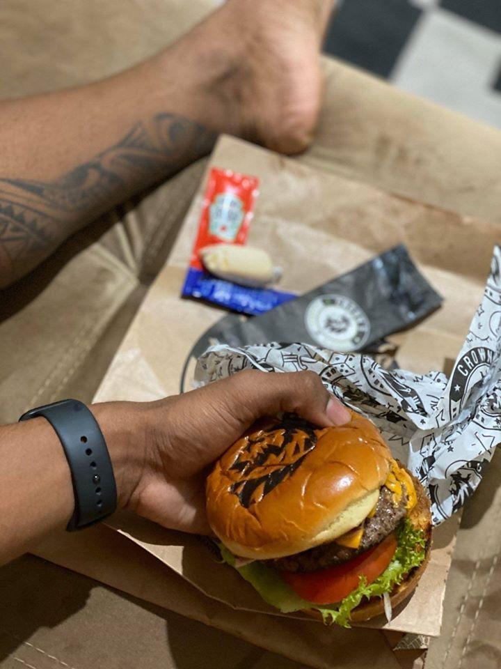 Crown's Burger
