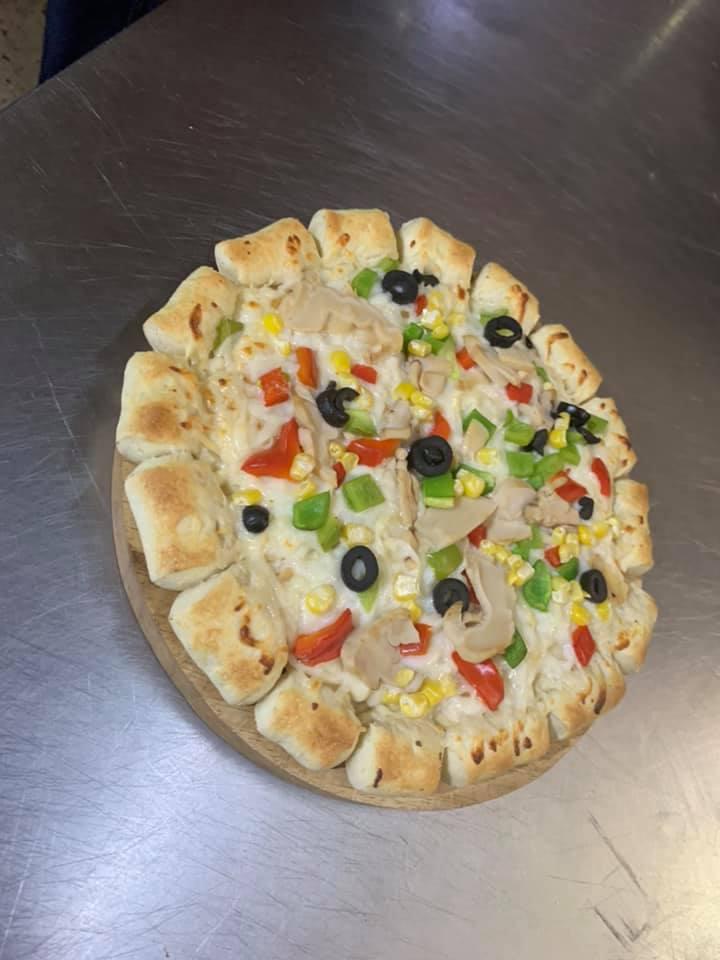 مطعم وكافيه أطلال القمر