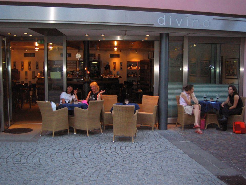 divino Vinothek Cafe