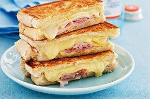 Michelle's Toasted Ham and Cheese Saamies