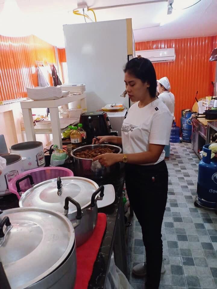ร้านกระเพาะปลาน้ำแดง ปรุงสด ชามต่อชาม