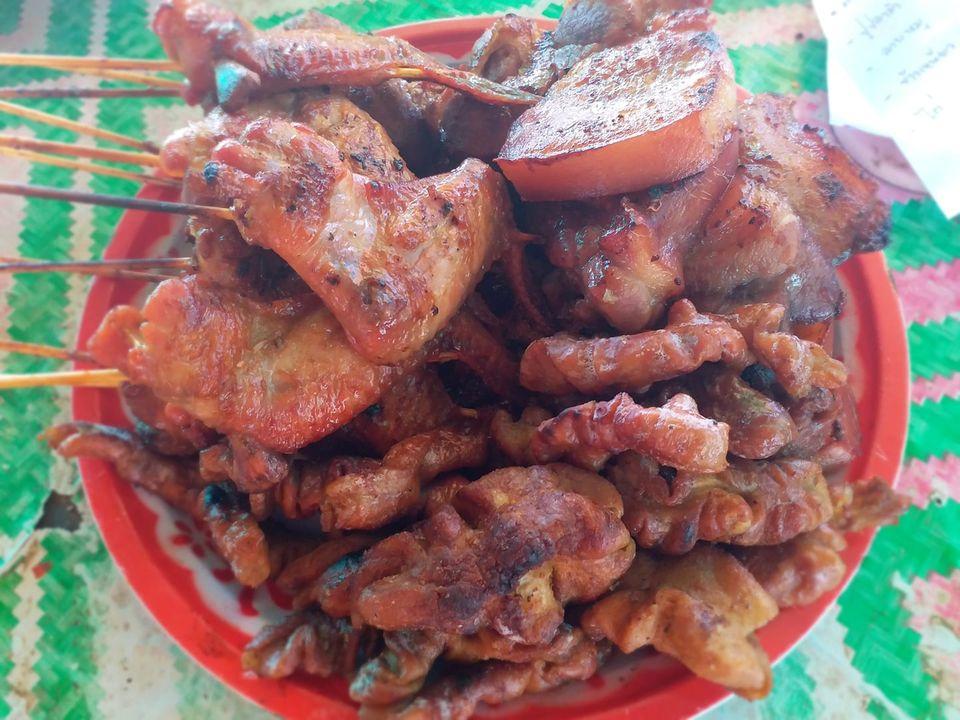 ร้านลาบขอนแก่นหัวสะพานวังโป่ง