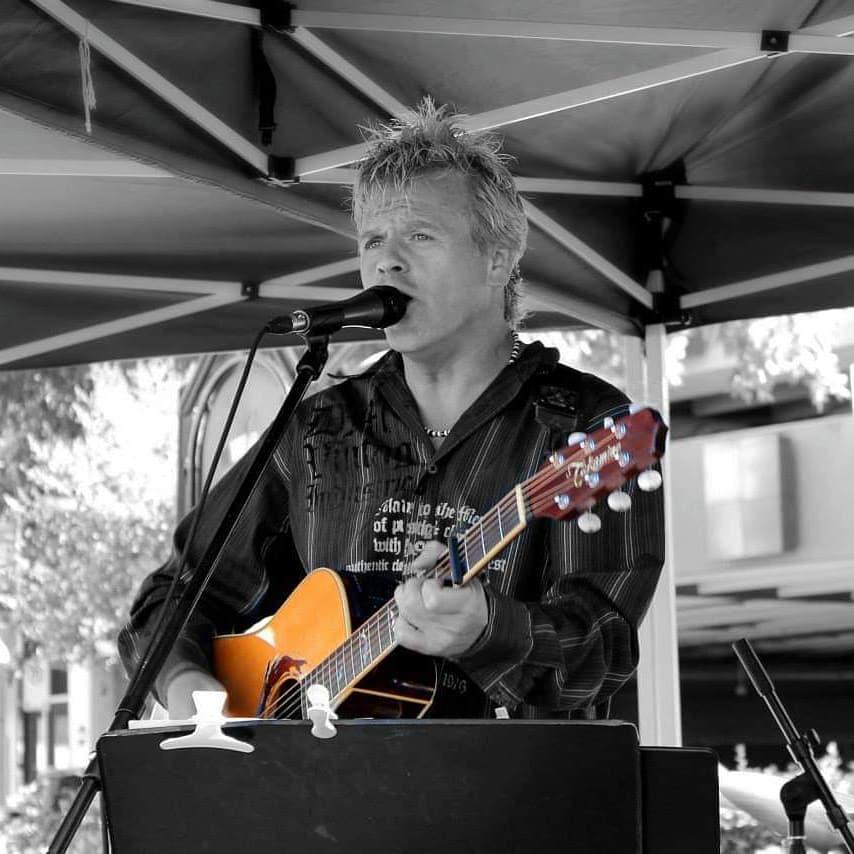 Fox and Hound Innisfail AB