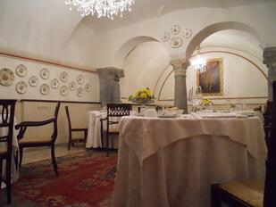 Dèco Speakeasy & Restaurant