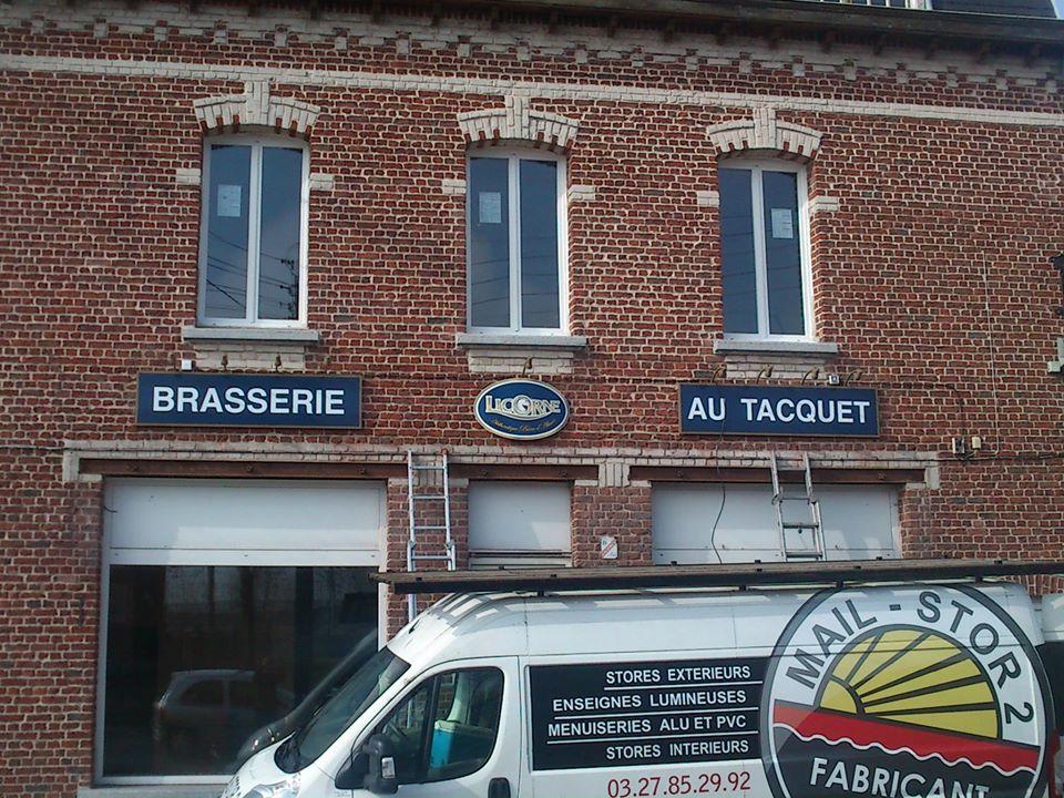 Au tacquet