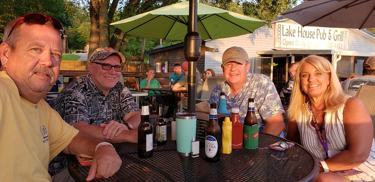 Lakehouse Bar And Grill