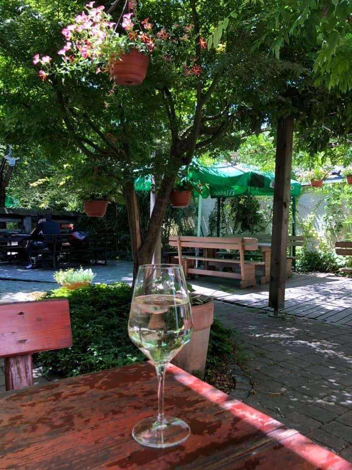 Restaurant and pizzeria "Jaka"