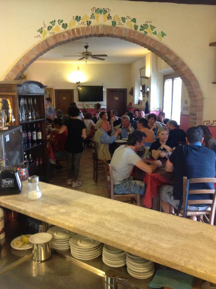 Ristorante Pizzeria Osteria La Corte - Ristorante Pizzeria con dehor nel giardino a Castiglione della Pescaia