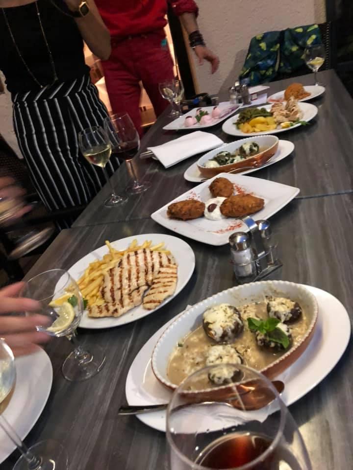 Santorini Restaurant Für Griechische Spezialitäten