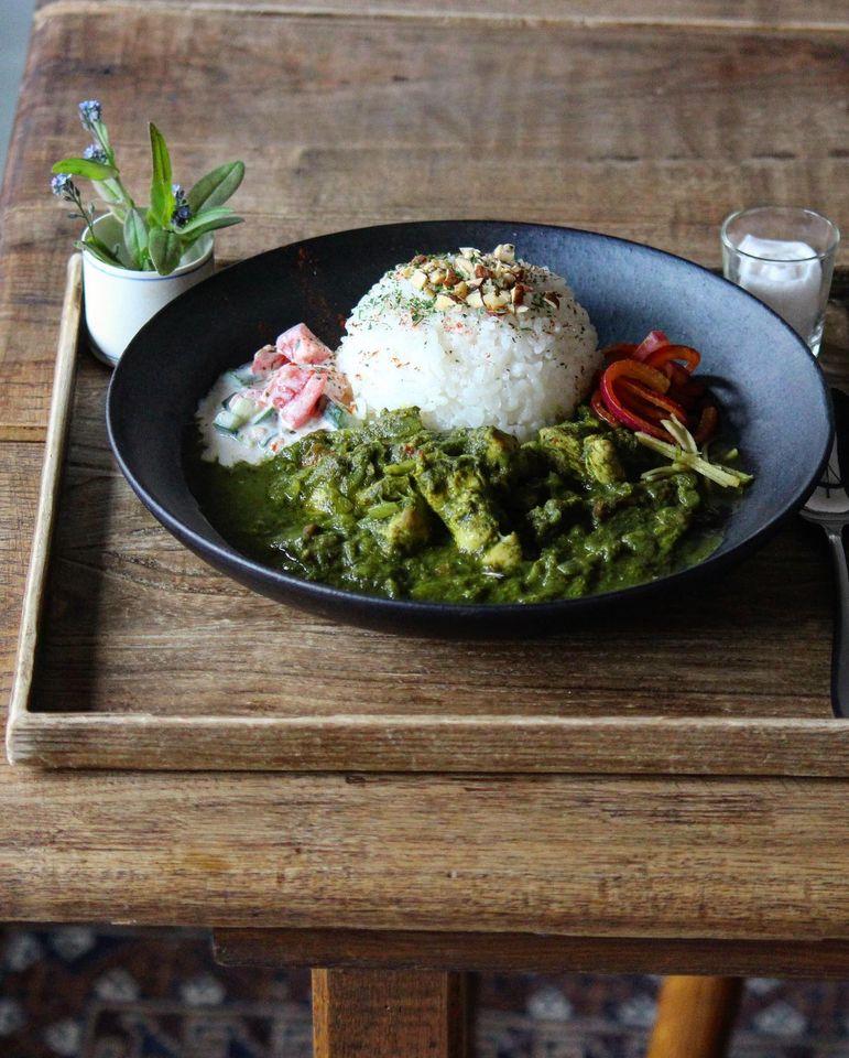 haku hostel + cafe bar