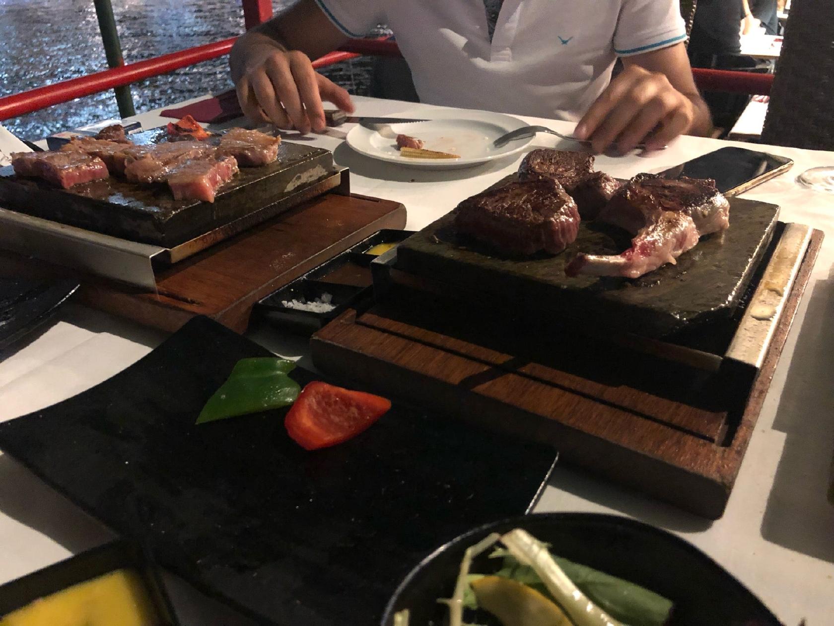 Tongkang Colonial Bar & Restaurant