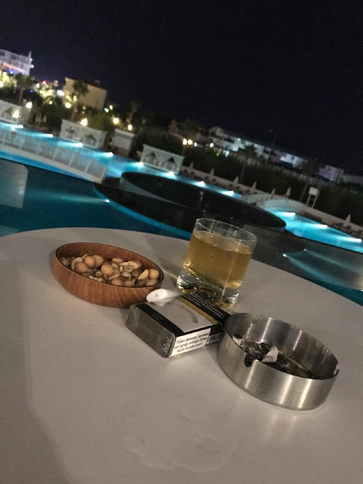 Granada Luxury Lobby Bar