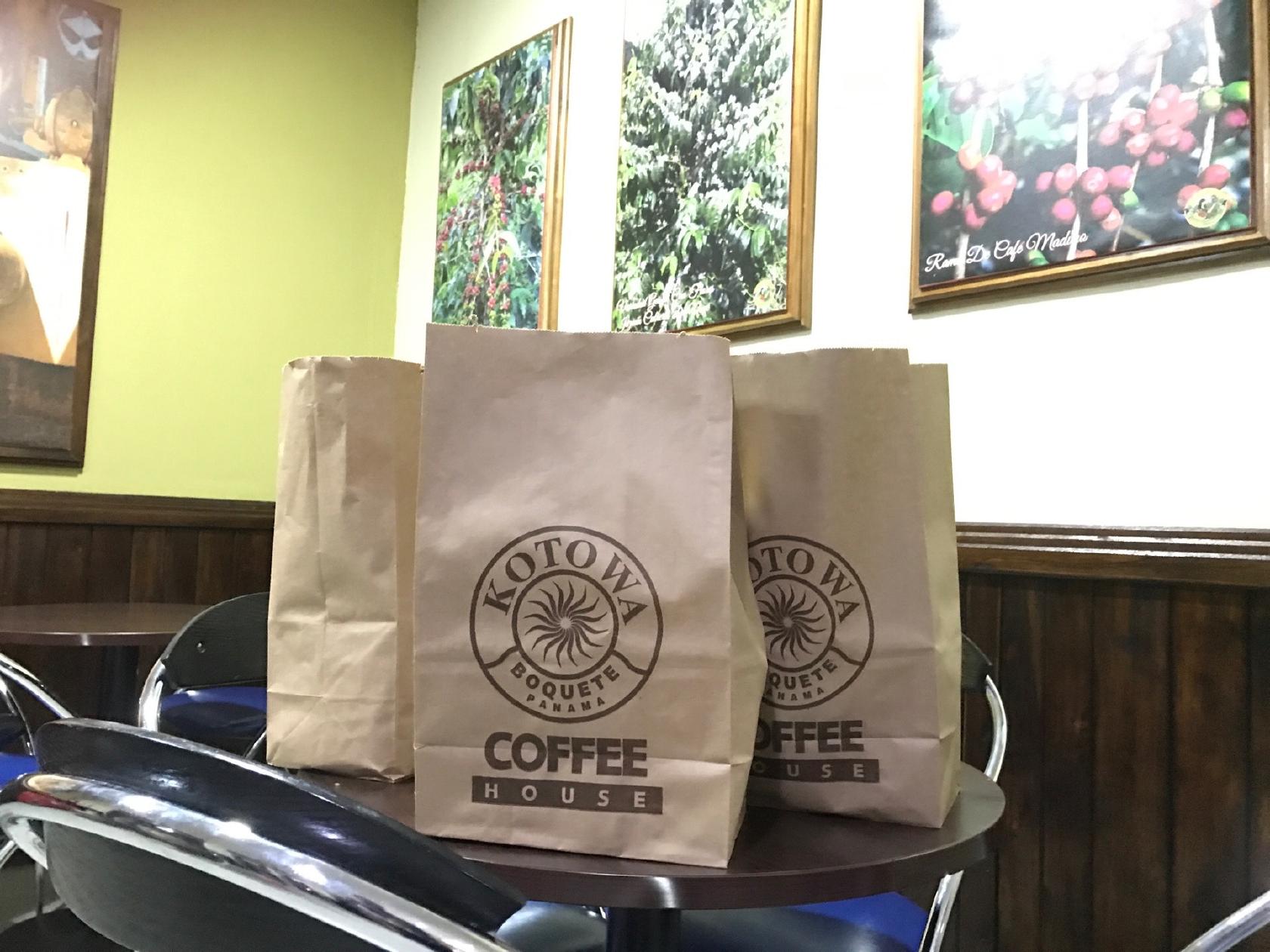 Kotowa Coffee House Gimnasio Kenny Serracín