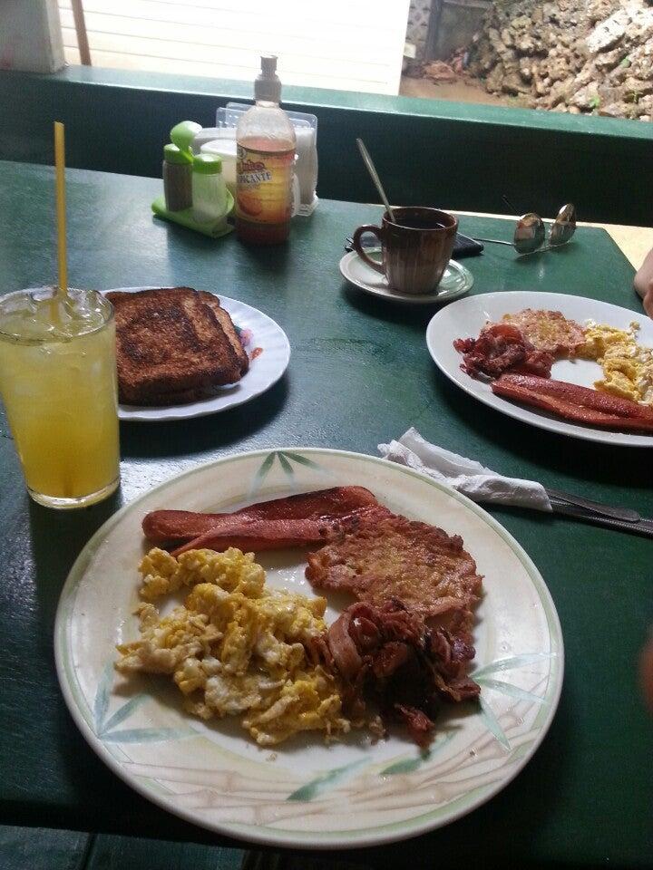 Munchies Bistro Cafe