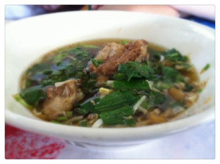 ก๋วยเตี๋ยวกระทุ่มแบนร่องกาศ