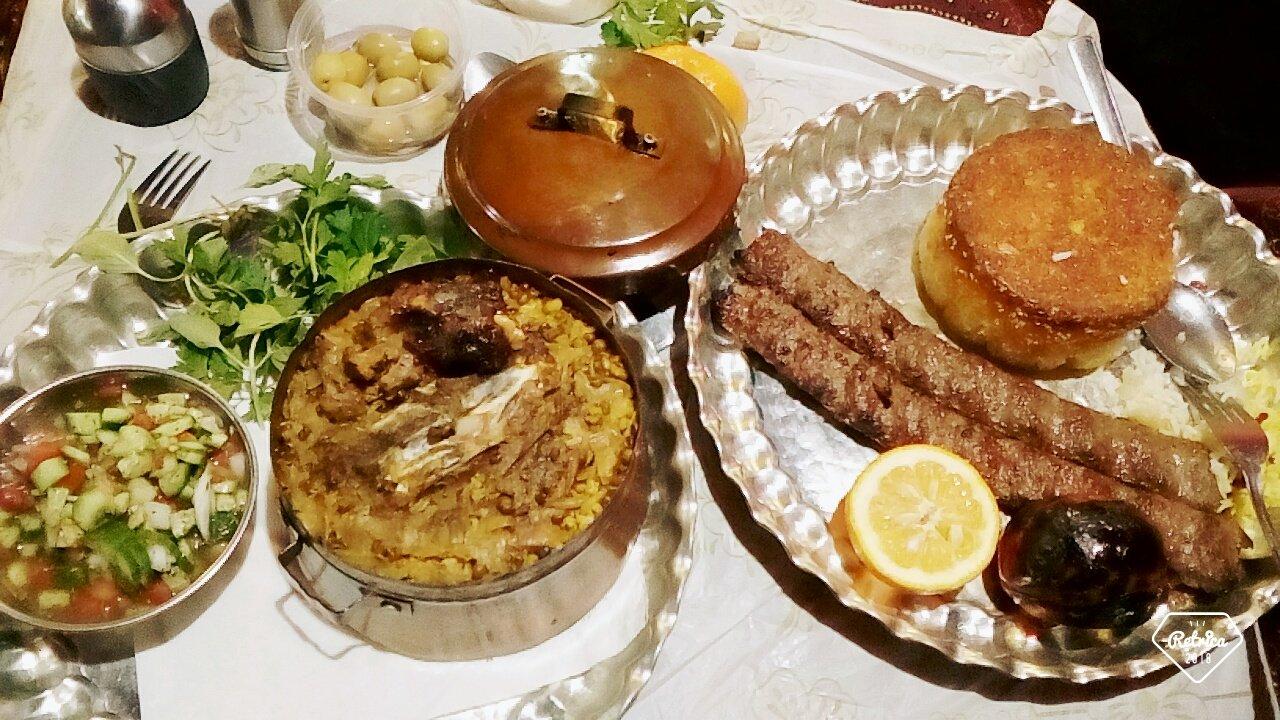 Yalda Restaurant باغ رستوران یلدا