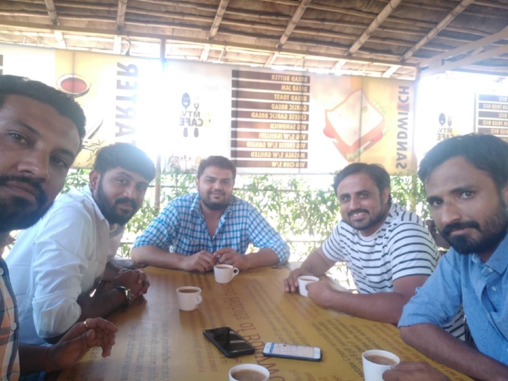 Motel The Village Parcel Point