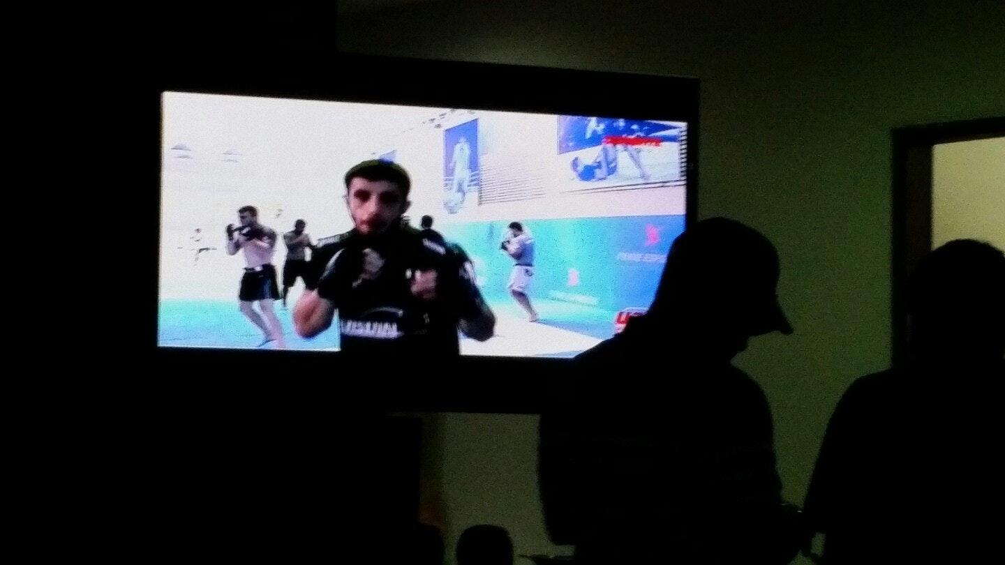 Jurassic Pub Drive Thru