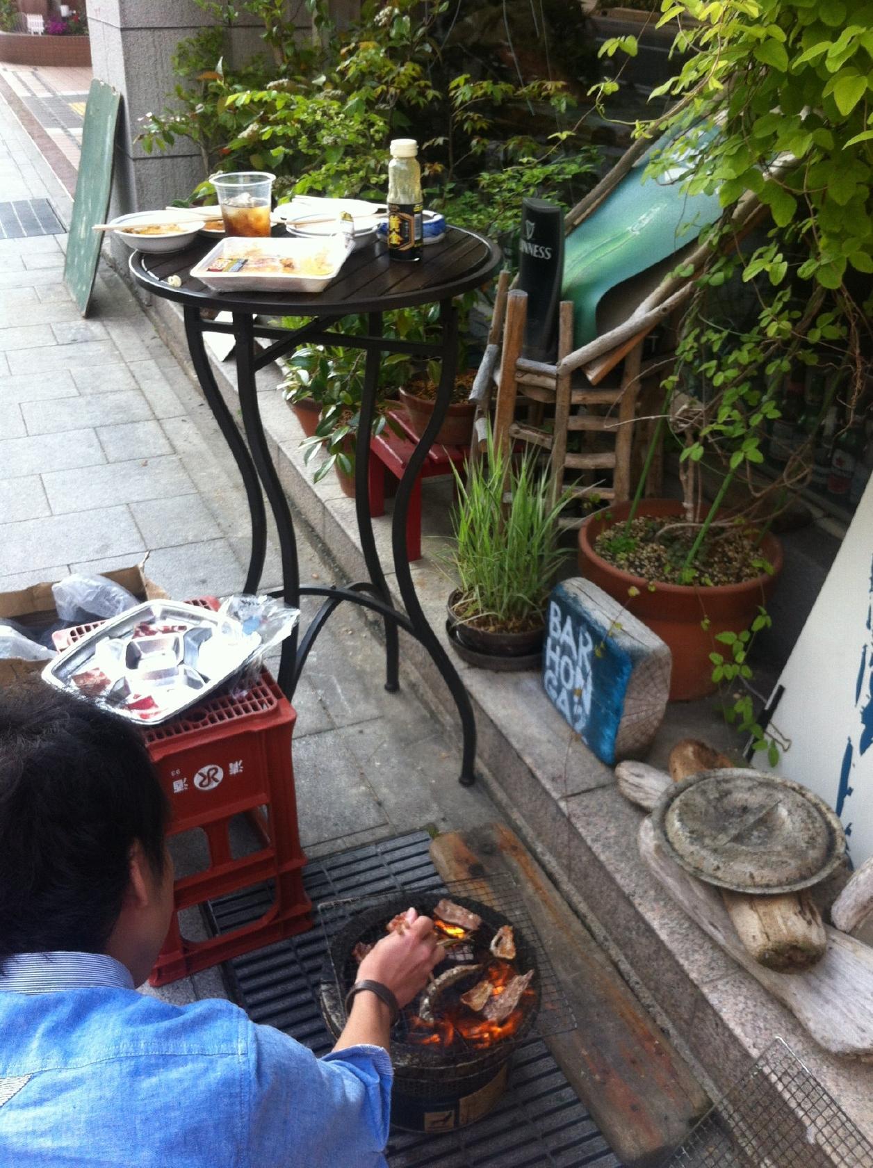 オトナの闇市会場